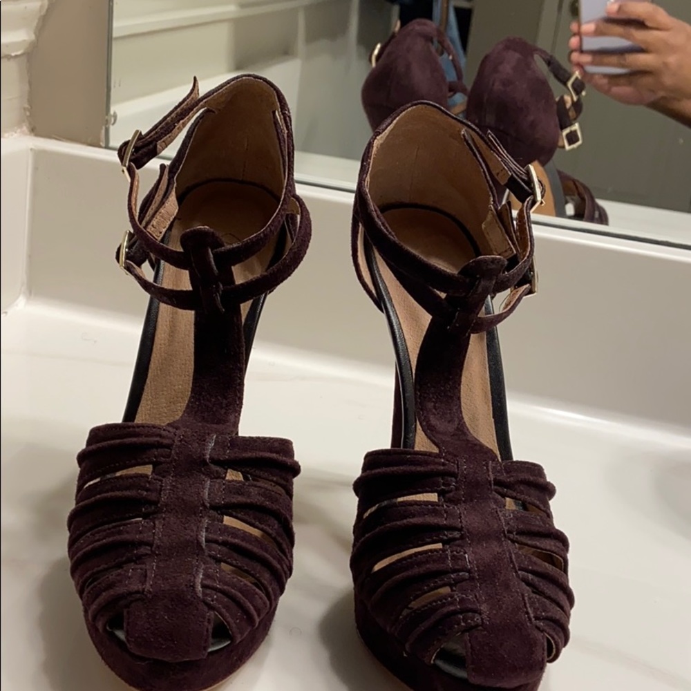 Joie Suede Pumps